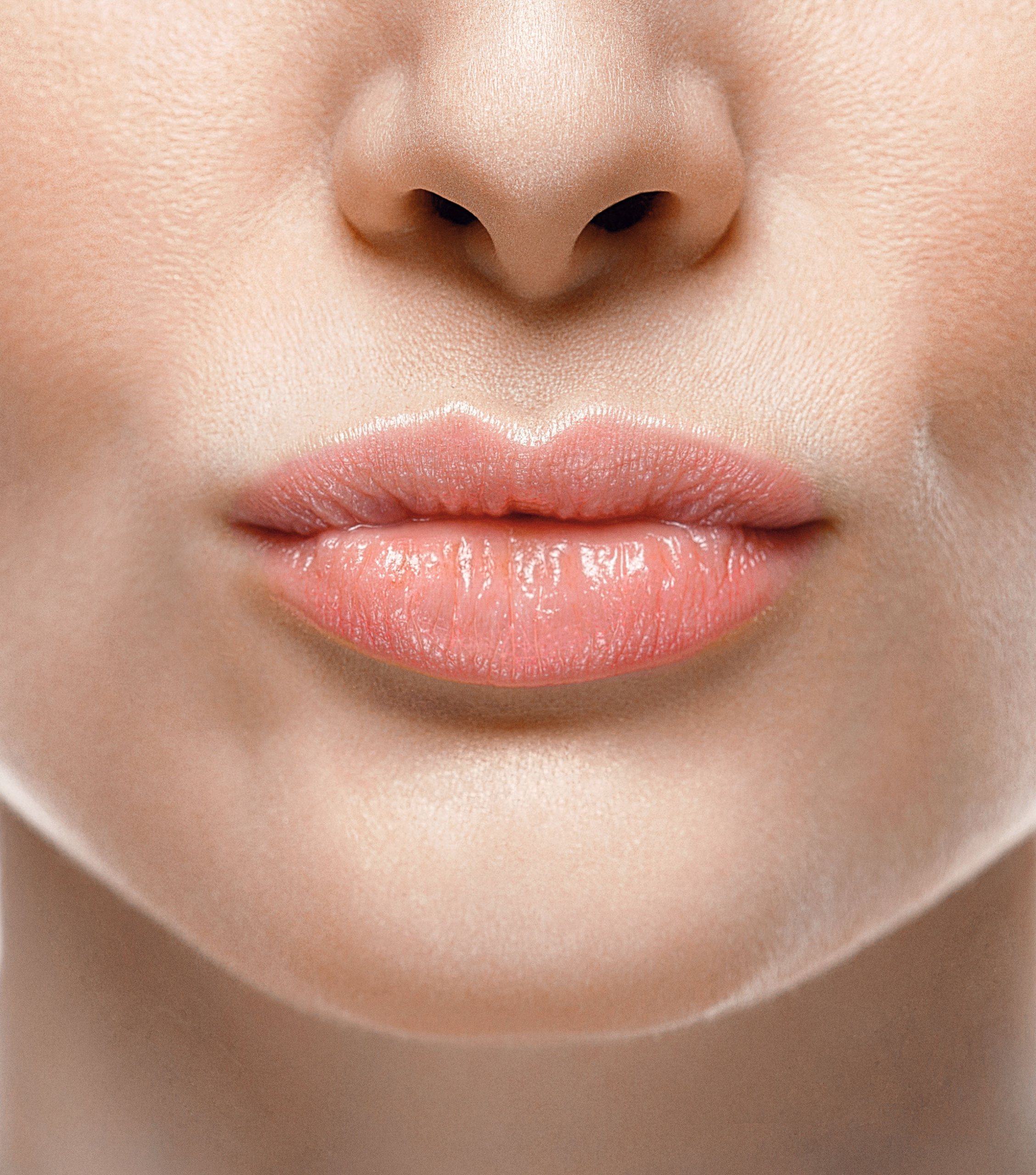 Natürliche Lippenunterspritzung ohne Duckface