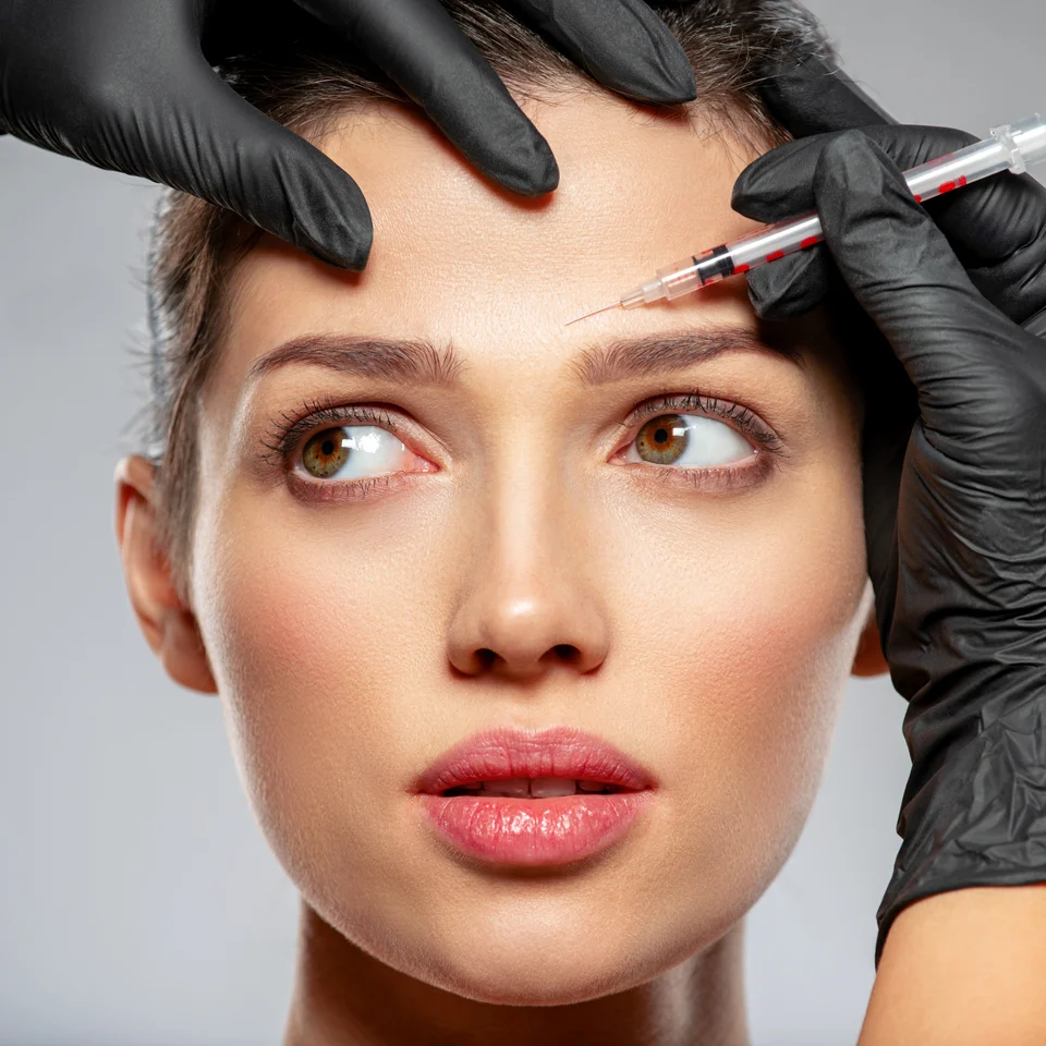 Ästhetische Behandlung – AestheFill oder Hyaluron: Kollagenaufbau oder sofortiges Volumen?
