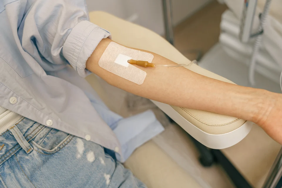 Infusionstherapie – Vitamin C und Eisenaufnahme: Warum die Kombination wichtig ist