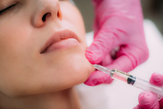 Ästhetische Behandlung – Faltenunterspritzung Viernheim – natürlich frischer aussehen mit Hyaluron