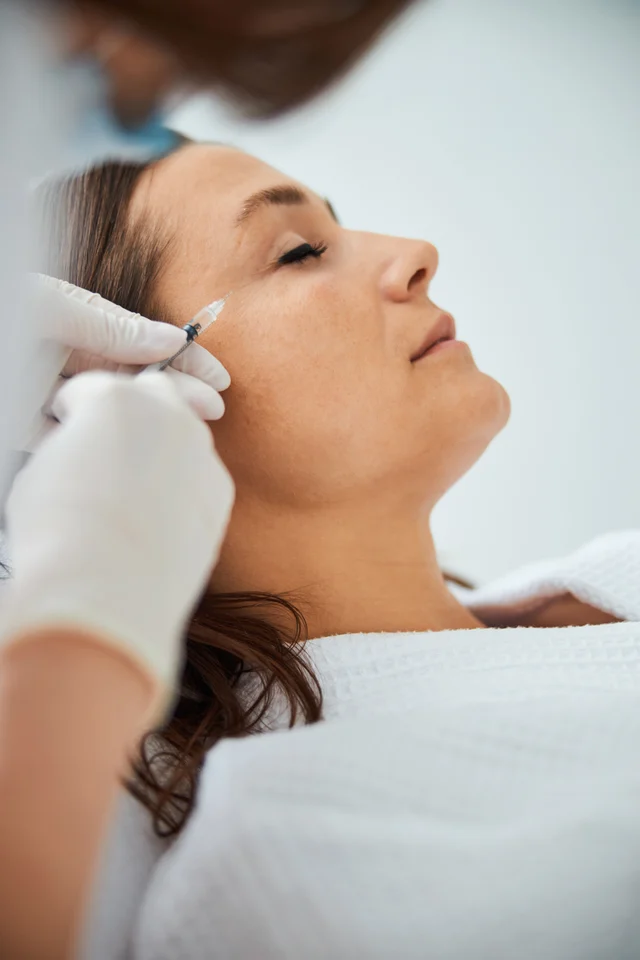 Ästhetische Behandlung – Lippenunterspritzung in Lampertheim – natürlich volle Lippen statt künstlicher Effekte