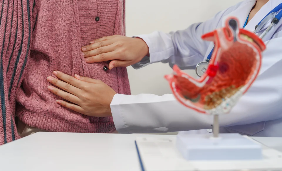 Stethoskop – Symbolbild: Was hilft bei einem Reizdarm nach der Diagnose?