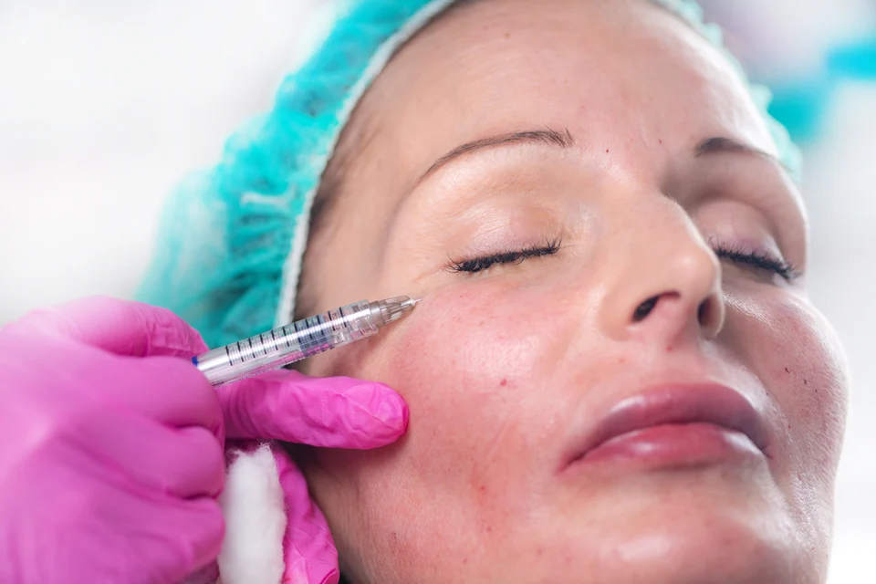 Ästhetische Behandlung – Müde Augen nach dem Pendeln? Wie eine Tränenrinnen-Unterspritzung Ihren Blick öffnet