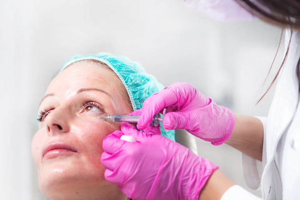 Ästhetische Behandlung – Was ist bei einer Lippenunterspritzung realistisch?