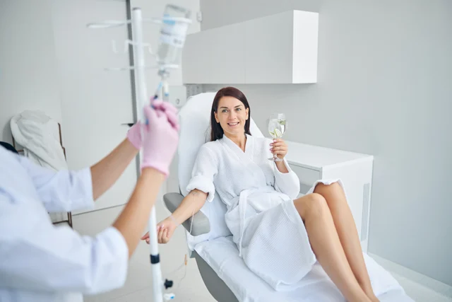 Infusionstherapie – Vitamin-C-Glutathion-Infusion in Lampertheim: Glow, Hautbild und Skin Whitening – was sagt die Studie?